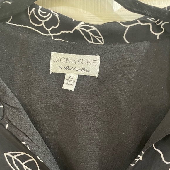 NEW with tags…black and white super cute dress! Signature by Robbie Be. 2x - Picture 4 of 4